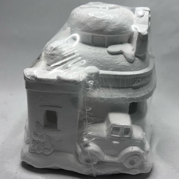 Christmas village Joe’s Hamburger Stand Holiday Time Creative Crafts Englewood - Picture 5 of 6